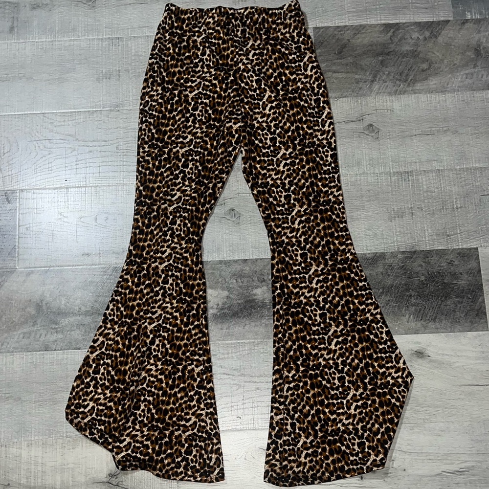 🐆 Flared Cheetah Leggings! 🐆
